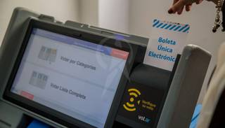 Diez mil candidatos arrancan la campaña