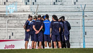 Gimnasia, con el once listo,se instaló en Gualeguaychú
