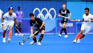 Los Leones cayeron con India y se juegan la última ficha