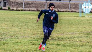 Forestello modifica la defensa y el mediocampo