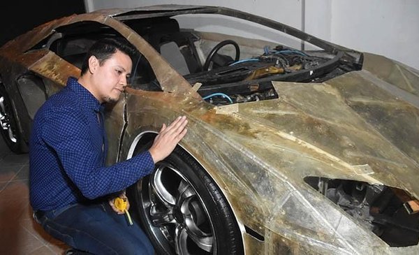 Un joven boliviano fabricó un Lamborghini con fibra de vidrio