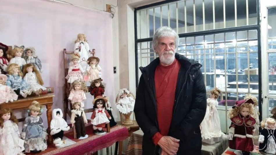 Se abrió una exposición de muñecas con una historia de no creer- Se abrió una exposición de muñecas con una historia de no creer