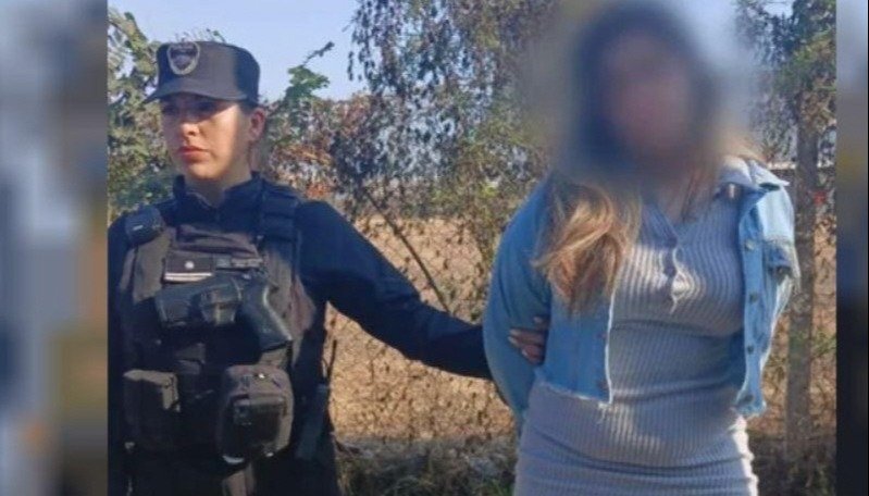 Detienen a dos mujeres por intentar coimear a la Policía