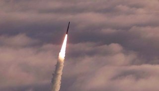 Estados Unidos prueba con éxito un misil balístico