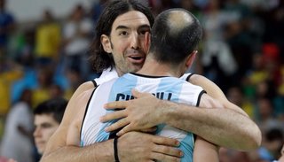 Scola invitó a Ginóbili a jugar los JJOO de 2020