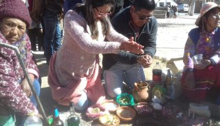 Acto por la “Pacha” y anuncios en Abra Pampa