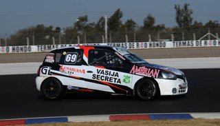 Cístola ganó una de las series en su debut en la Clase 2