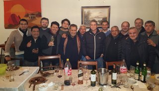 Cuti y Roberto armaron la guitarreada y nadie quedó sin cantar en lo de Ternán