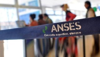 Concretan suspensión temporal del recorte de Asignaciones Familiares