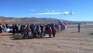 Ceremonia de la Pachamama en el corazón del Salar de Olaroz
