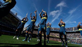 En su debut y buscando llegar al "tri", Boca superó a Talleres