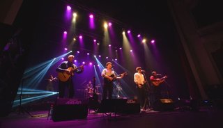 Los Carabajal deleitaron con su música en el teatro Mitre