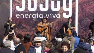 Honras a la Pachamama en el espacio de Jujuy en Tecnópolis