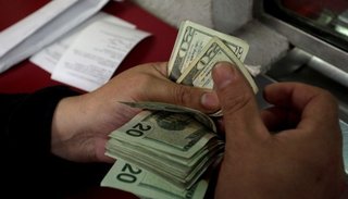 Dólar imparable: se dispara en la apertura a $30,40