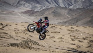 Kevin Benavides ni aceleró en el prólogo de Atacama