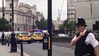 Terrorista estrelló su auto contra el Parlamento inglés