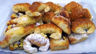 Regala facturas y tortas a los chicos que se sacan 10 en la escuela