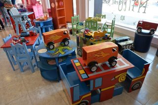En el penal de Villa Las Rosas se venden juguetes artesanales