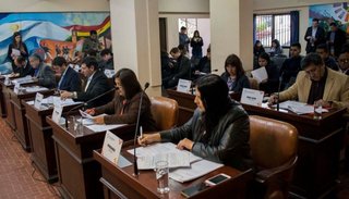 Contra eliminación de fondo sojero