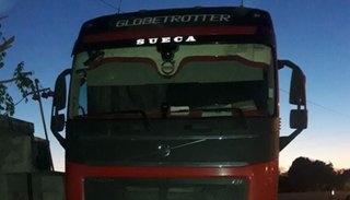 Envió plata ajena con un camionero