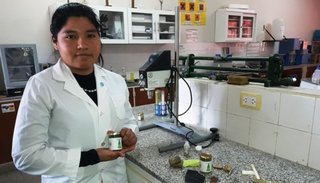 Alumnos de la Técnica fabricaron un pegamento