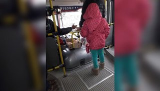 Un chofer en Salta tuvo un tierno gesto y emocionó a todos