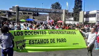 "¡Yo banco la lucha docente!": la consigna sobre la universidad pública en las redes