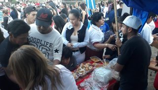 Militantes del PJ sirvieron un exquisito locro
