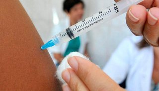 Retirarían del calendario de vacunación una dosis contra la meningitis