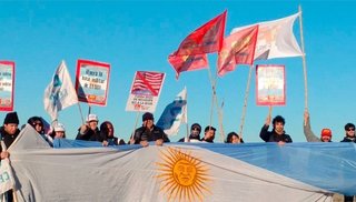 Una movilización rechazó la instalación de la base militar que financia EEUU en Neuquén