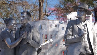 Las estatuas de Orán cobran vida y la magia continúa