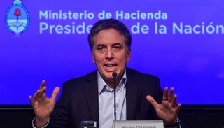 Dujovne pidió al FMI que desembolse 3 mil millones