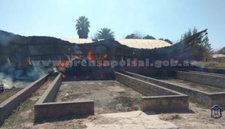 Un incendio redujo a cenizas un galpón agrícola en Cerrillos