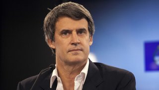Prat Gay sostiene que el Gobierno necesita acomodar "el quilombo que es la economía"