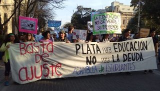 VIDEO: Marcha en defensa de la educación universitaria pública