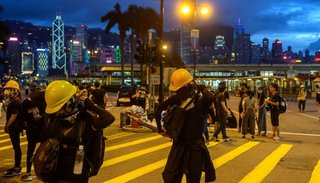 Masivas protestas y represión en Hong Kong