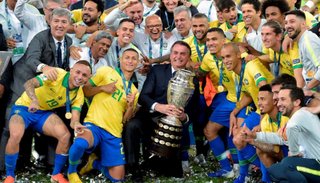 La Confederación Brasileña de Fútbol, multada por Conmebol