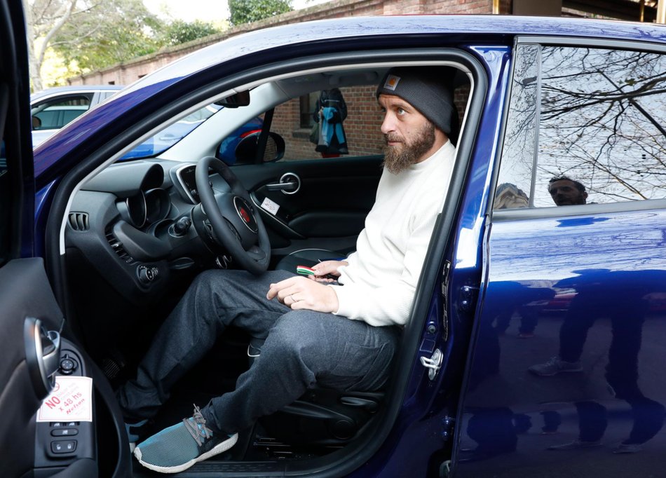 El jugador De Rossi, enemigo de la opulencia, devolvió un lujoso DS 7 y se quedó con un Fiat- El jugador De Rossi, enemigo de la opulencia, devolvió un lujoso DS 7 y se quedó con un Fiat