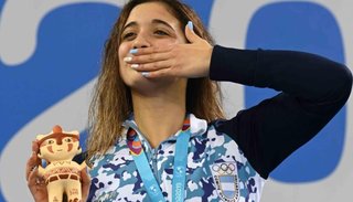 Delfina Pignatiello, la bandera argentina en la despedida