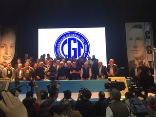 Tímidamente la CGT sale del letargo