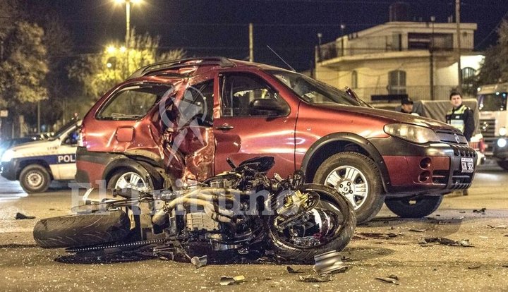 Un motociclista murió en un accidente vial sobre avenida Tavella