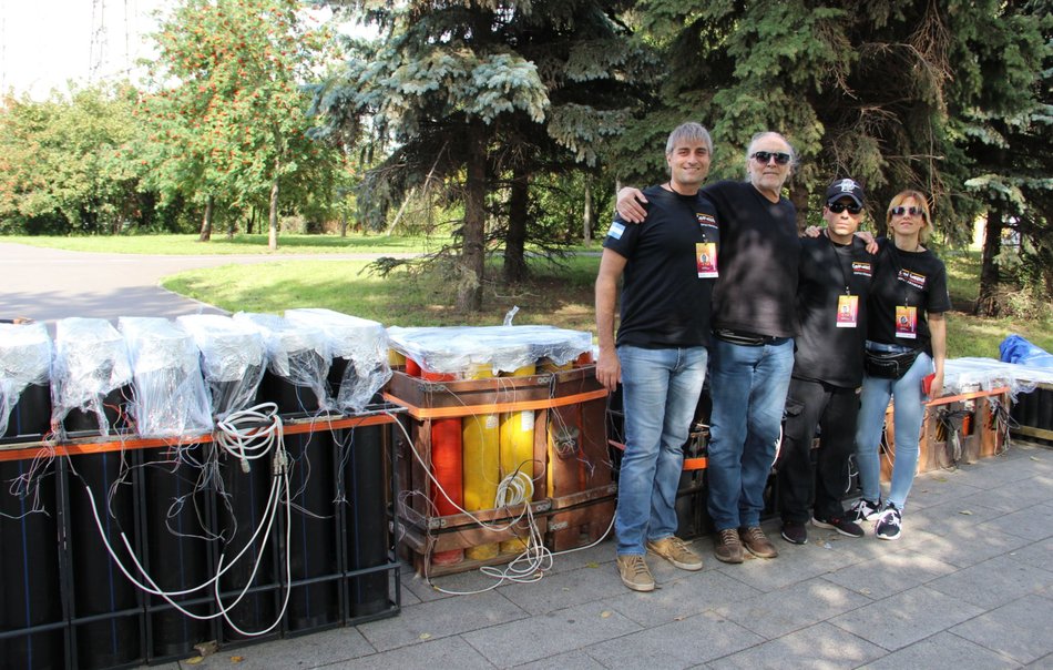 Un equipo argentino compite en un famoso festival de pirotecnia en Rusia