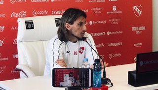 "Tenemos muy poco tiempo de trabajo", se excusó Beccacece