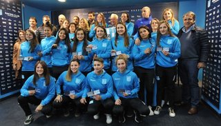 Racing presentó al plantel profesional femenino con 14 jugadoras
