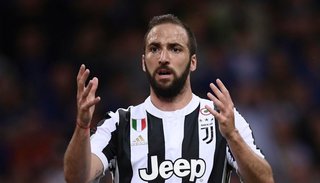 El campeón Juventus debutó con un triunfo e Higuaín de titular