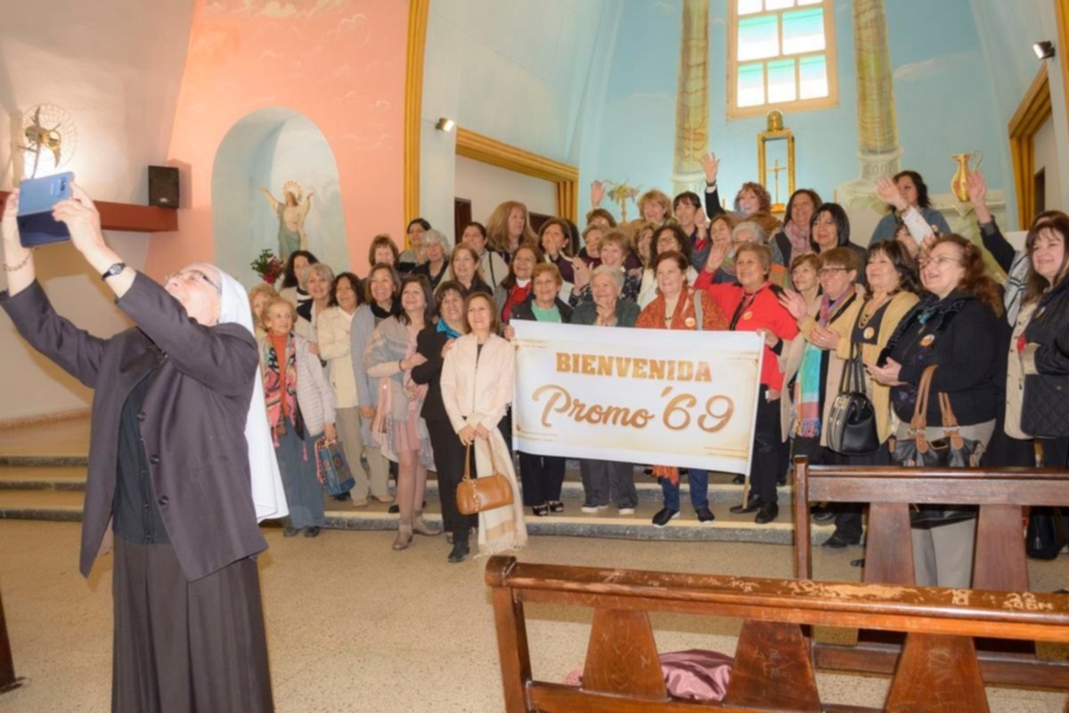 La Promoción 69 Del Colegio Santa Catalina Celebró 50 Años