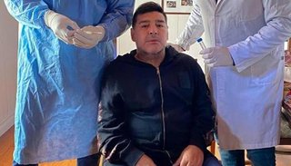 Maradona se realizó el test de coronavirus para volver