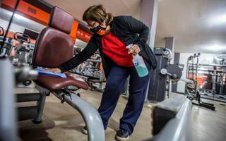 Los dueños de gimnasios rechazan la medida que los obliga a cerrar