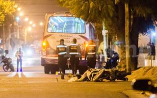 Dolor en la zona sur: murió un joven de 16 años en un choque con un colectivo