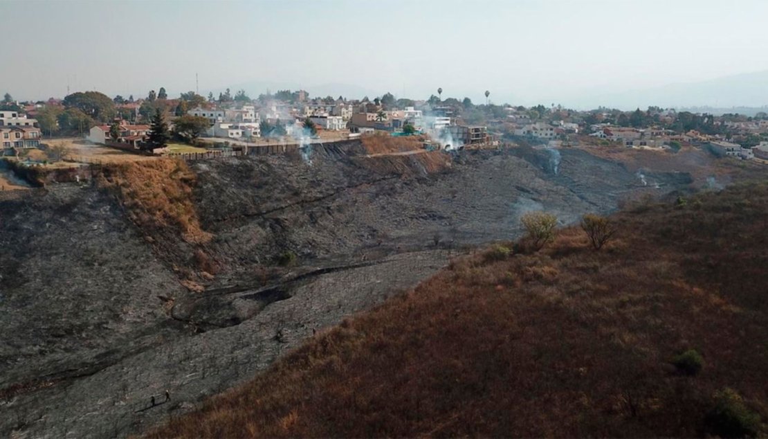 Un voraz incendio afectó un terreno en la zona del Grand Bourg, el 7 de agosto. Federico Medaa. Un voraz incendio afectó un terreno en la zona del Grand Bourg, el 7 de agosto. Federico Medaa.